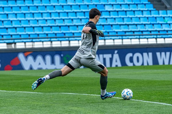 What are the challenges faced by UK tech startups in 2025?